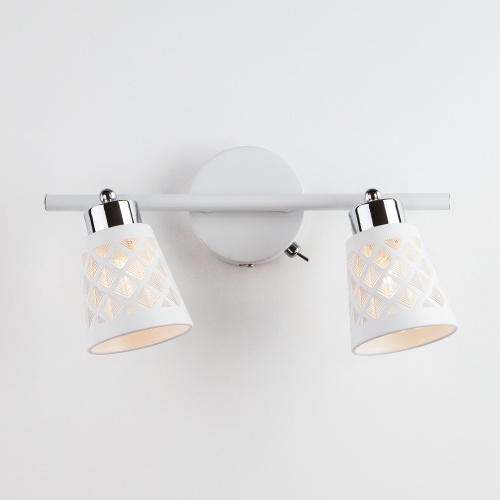 Настенный светильник Eurosvet 20060/2 белый